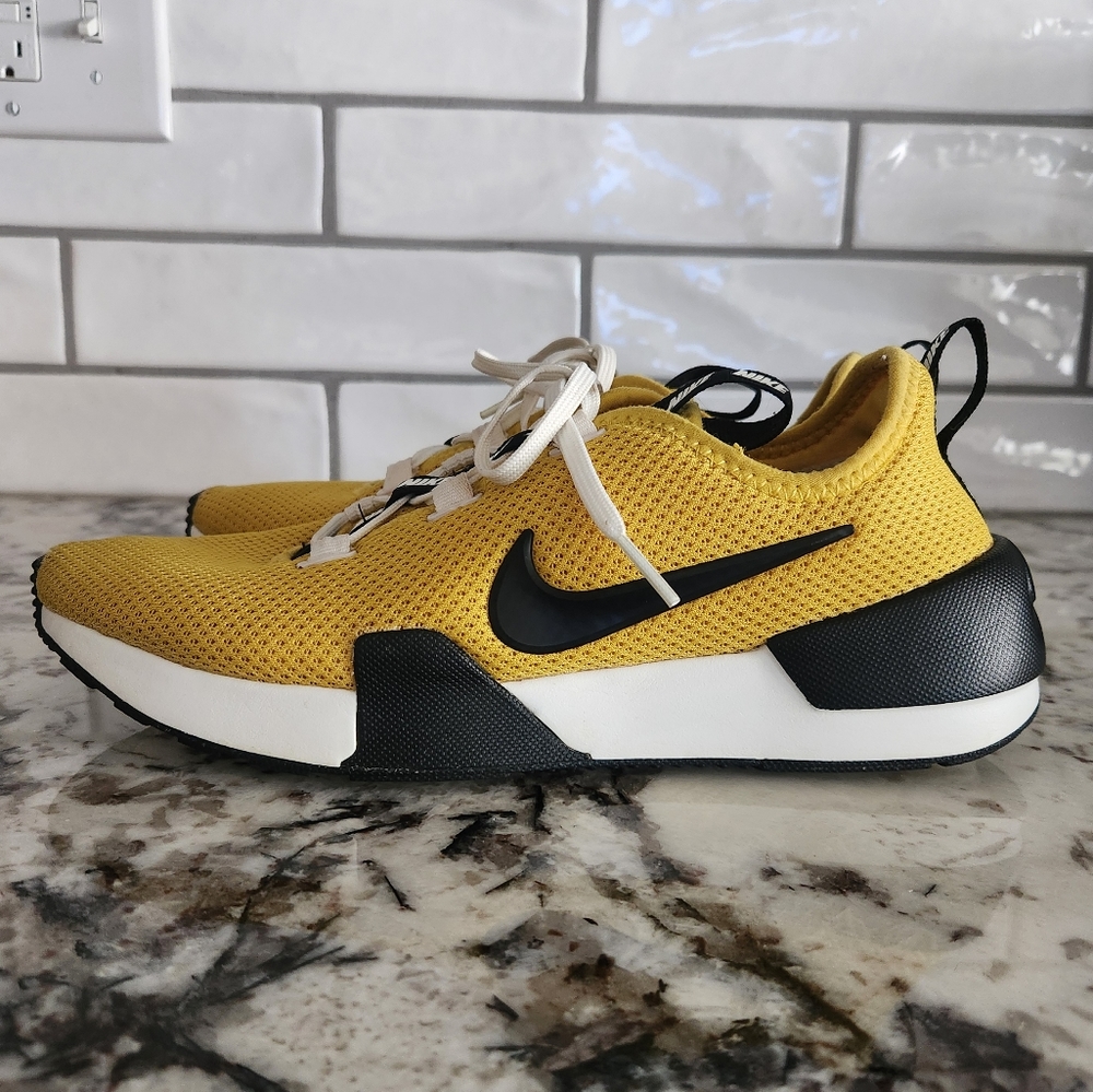 Nike Ashin Modern Running Shoe Women's Vivid Sulfur (Yellow) AJ8799-700 Size 8